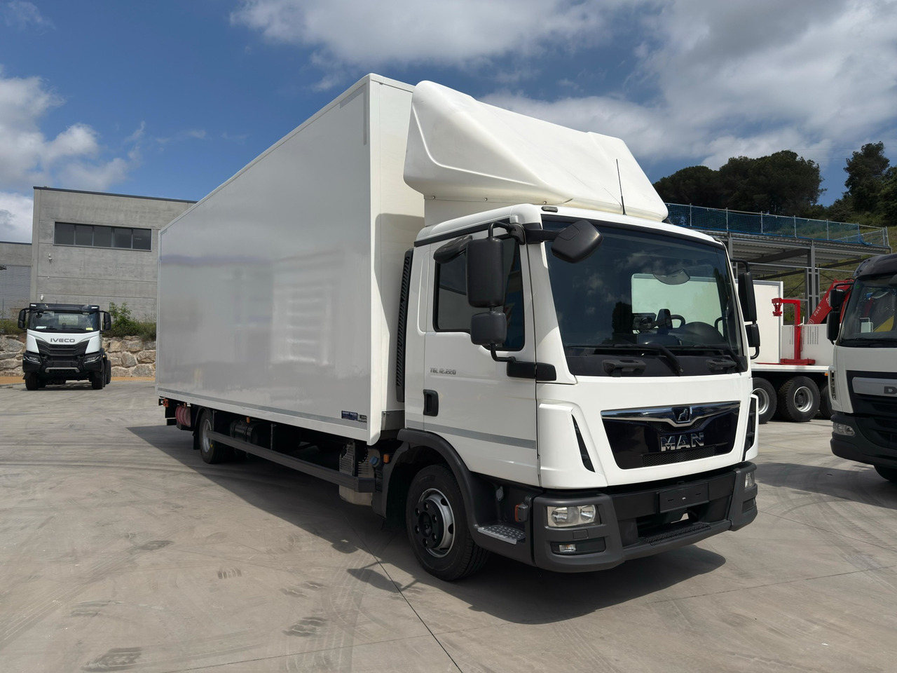 MAN 12.220 BL TGL E6 (VAN) - Camion fourgon: photos 2 MAN 12.220 BL TGL E6 (VAN) - Camion fourgon: photos 2