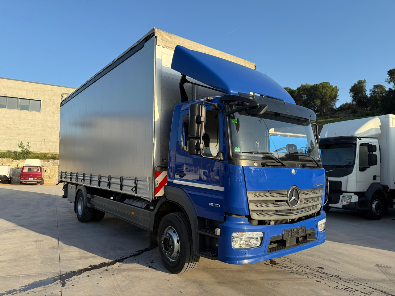 MERCEDES BENZ 16.30L Atego E6 (Tauliner) - Camion à rideaux coulissants: photos 2 MERCEDES BENZ 16.30L Atego E6 (Tauliner) - Camion à rideaux coulissants: photos 2
