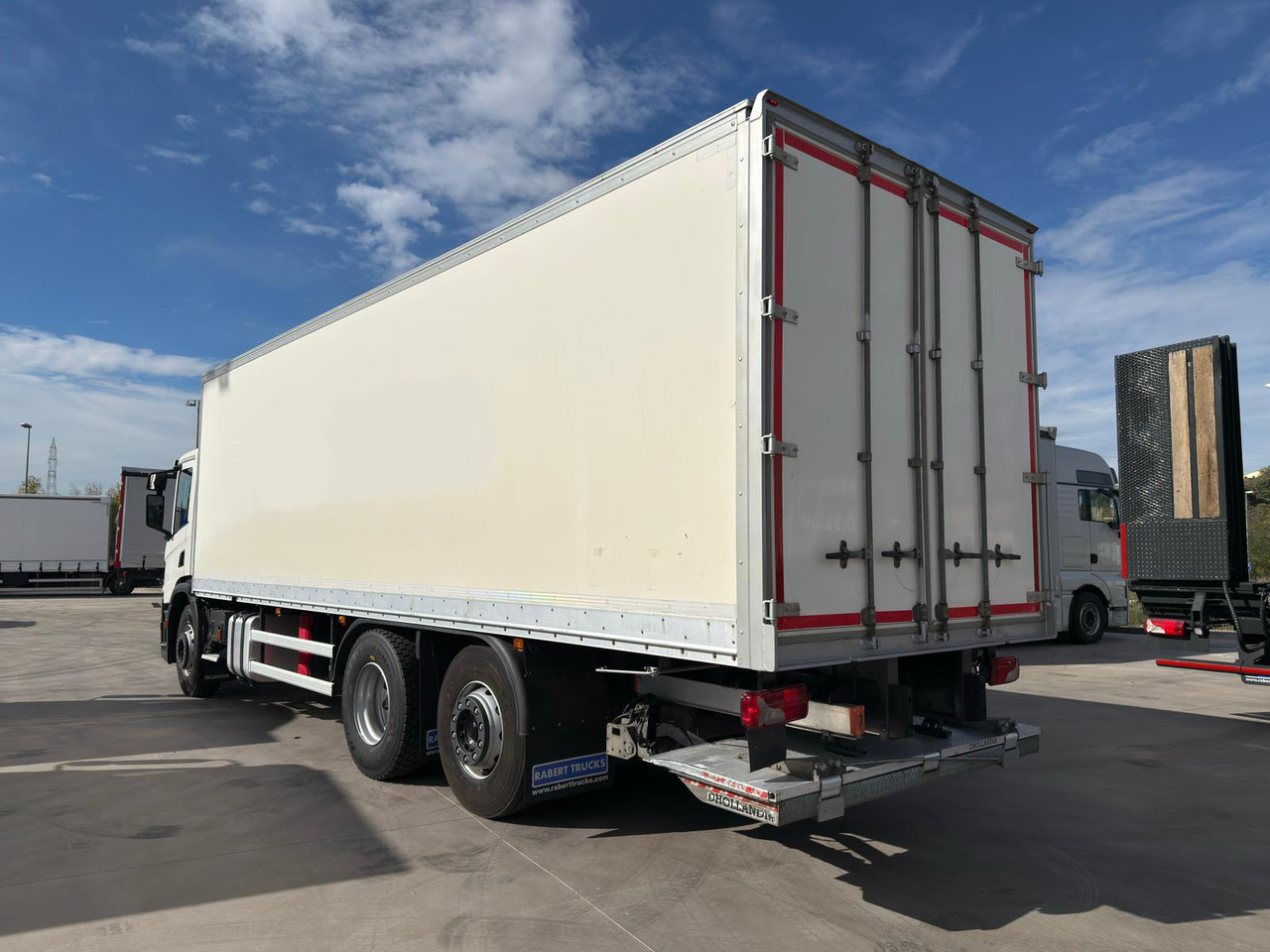 SCANIA P360 E6 (VAN) - Camion fourgon: photos 3 SCANIA P360 E6 (VAN) - Camion fourgon: photos 3