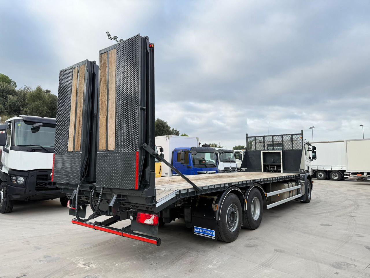 SCANIA P410 E6 (Platform) - Camion porte-voitures: photos 3 SCANIA P410 E6 (Platform) - Camion porte-voitures: photos 3