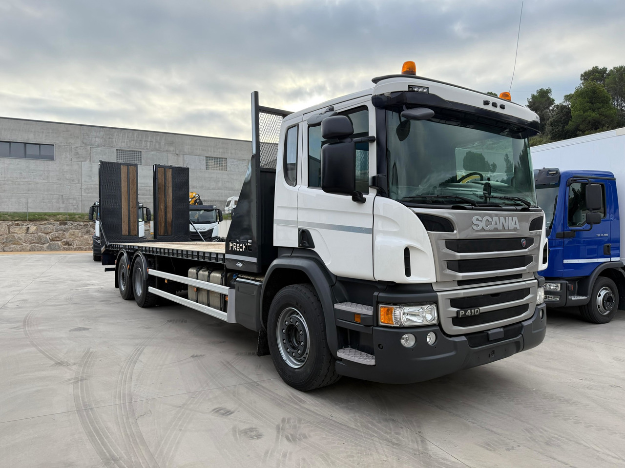 SCANIA P410 E6 (Platform) - Camion porte-voitures: photos 2 SCANIA P410 E6 (Platform) - Camion porte-voitures: photos 2