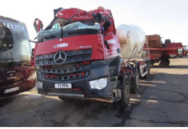 Mercedes-Benz Actros - Camion malaxeur: photos 1 Mercedes-Benz Actros - Camion malaxeur: photos 1