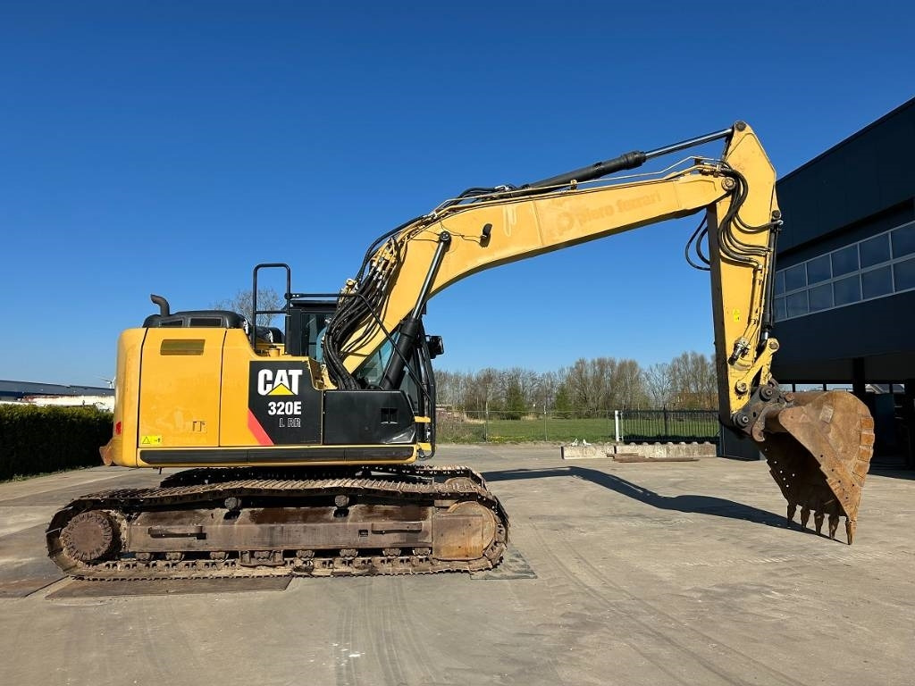 CAT 320 E - Pelle sur chenille: photos 5 CAT 320 E - Pelle sur chenille: photos 5