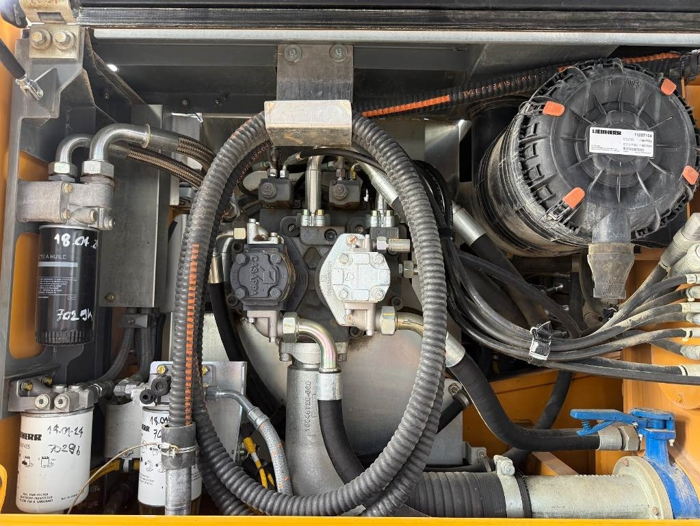 Pelle sur chenille Liebherr R 922 LC: photos 27