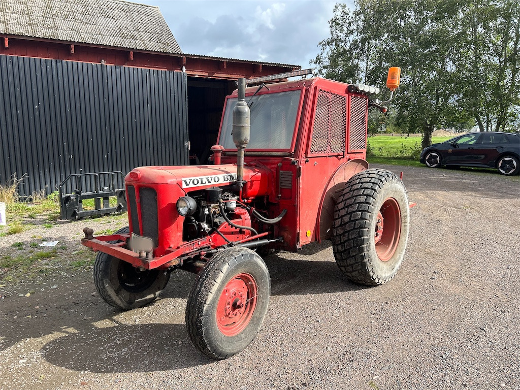 BM VOLVO 320 - Tracteur agricole: photos 3 BM VOLVO 320 - Tracteur agricole: photos 3
