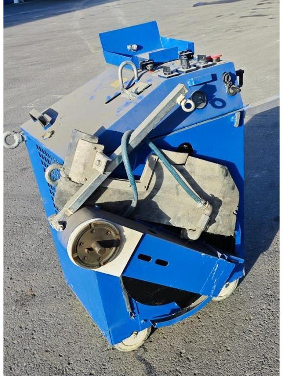 LISSMAC FS22E (2016) - Travaux routiers: photos 1 LISSMAC FS22E (2016) - Travaux routiers: photos 1