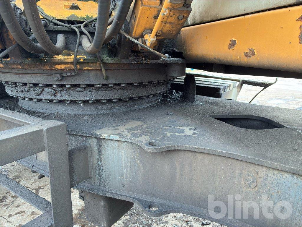 Pelle sur pneus Liebherr A 924: photos 32