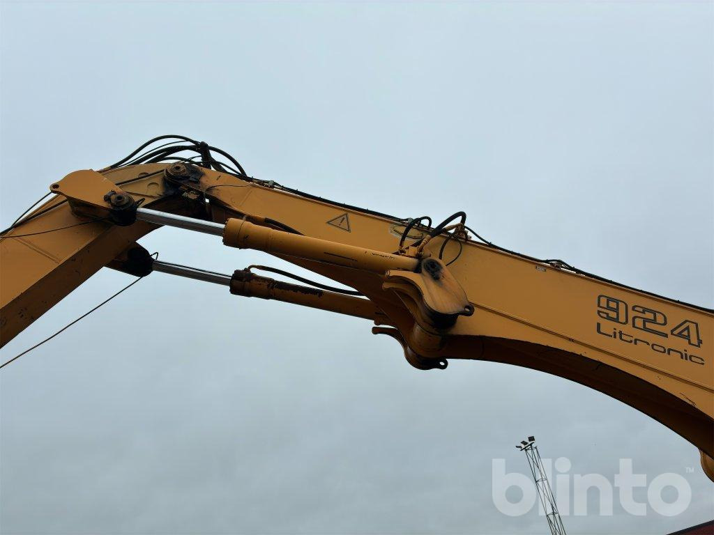 Pelle sur pneus Liebherr A 924: photos 19