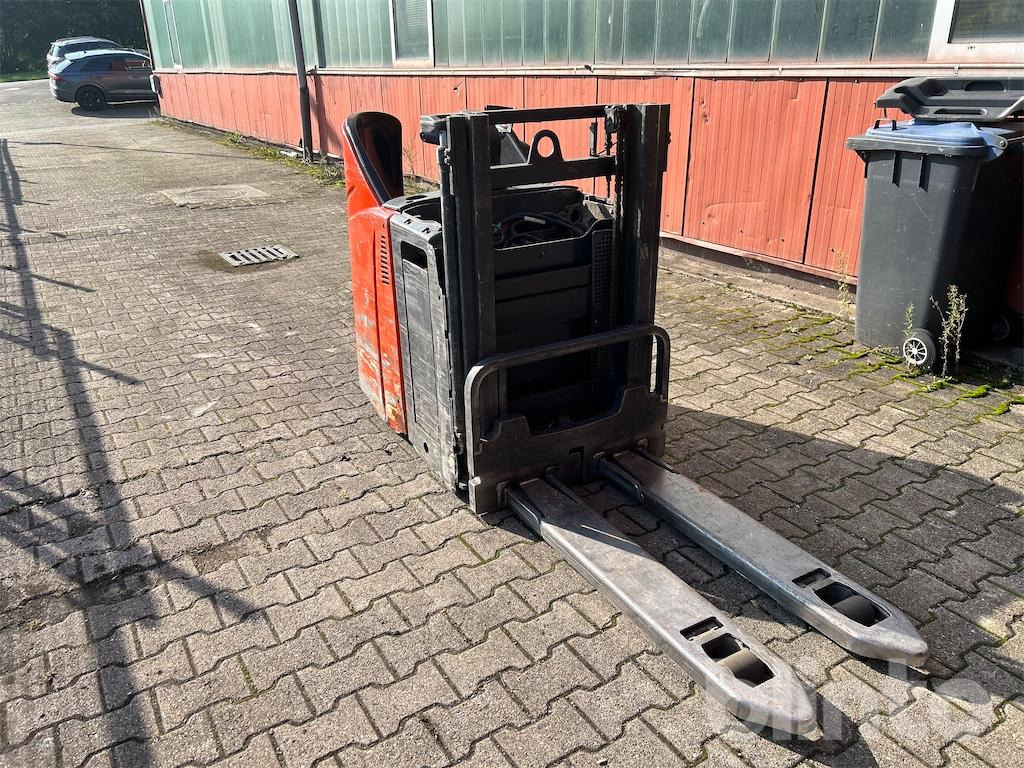Linde L12L SP - Gerbeur: photos 2 Linde L12L SP - Gerbeur: photos 2