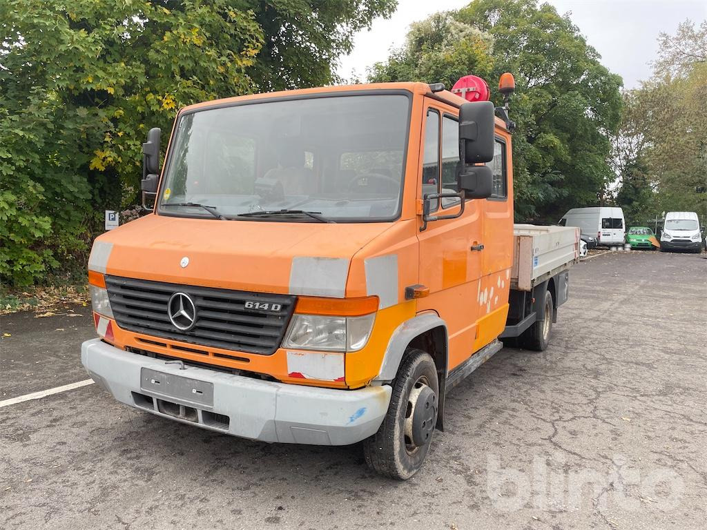 Mercedes Benz Vario 614 D - Utilitaire plateau, Utilitaire double cabine: photos 1 Mercedes Benz Vario 614 D - Utilitaire plateau, Utilitaire double cabine: photos 1