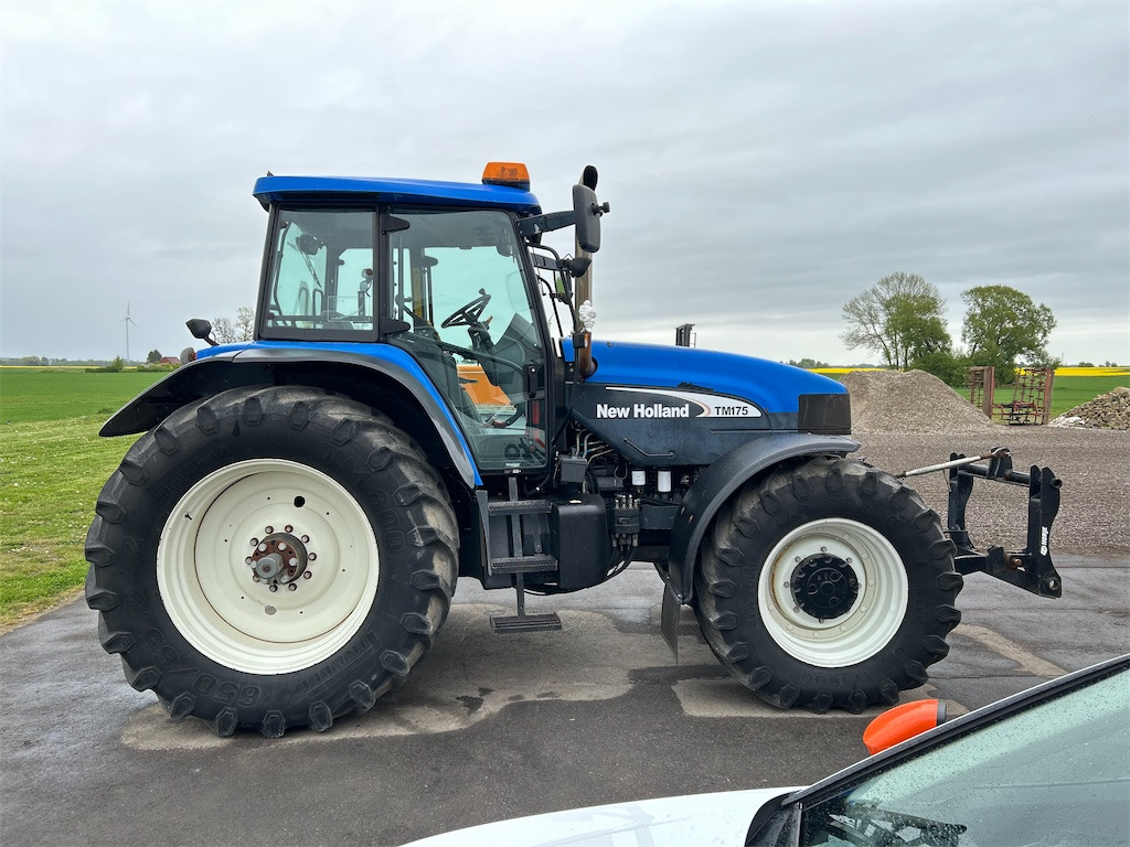 NEW HOLLAND TM 175 4WD - Tracteur agricole: photos 4 NEW HOLLAND TM 175 4WD - Tracteur agricole: photos 4