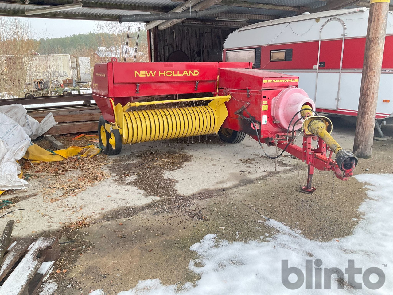 Presse à balles cubiques New Holland 377: photos 6 Presse à balles cubiques New Holland 377: photos 6