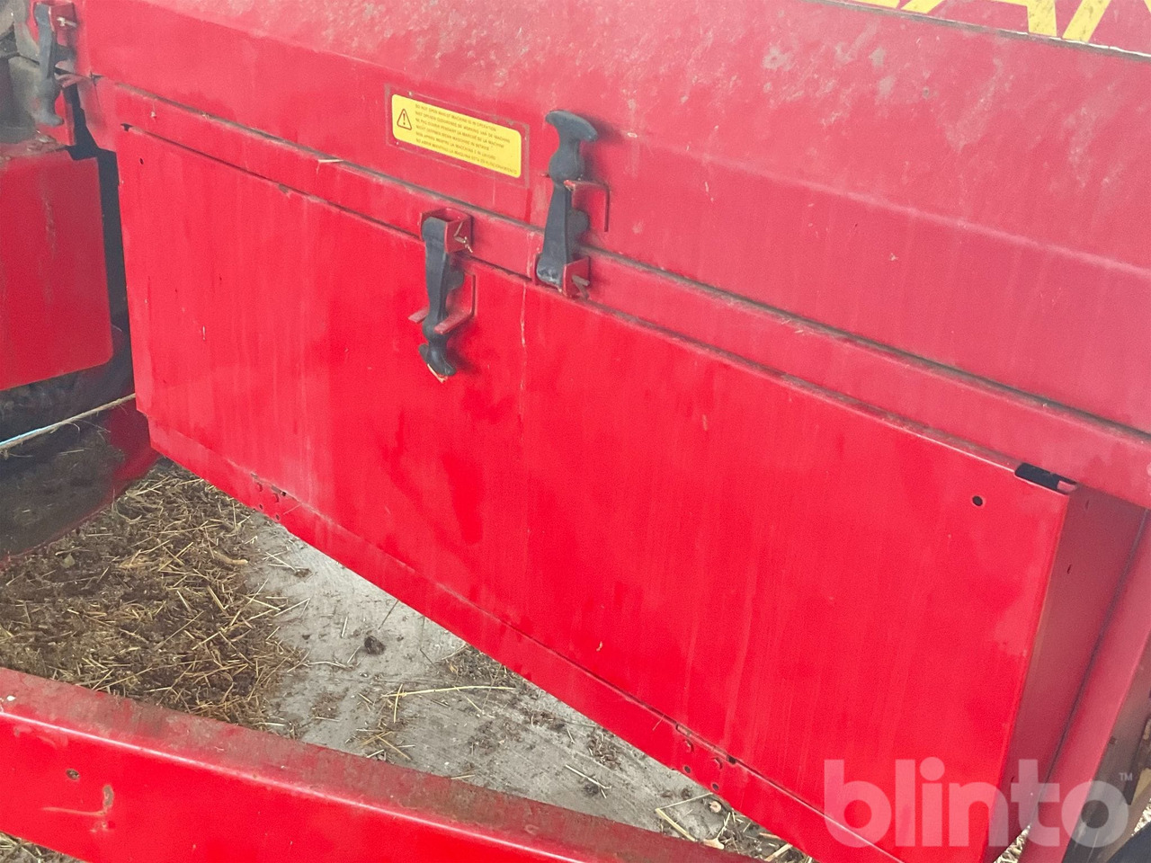 Presse à balles cubiques New Holland 377: photos 30 Presse à balles cubiques New Holland 377: photos 30