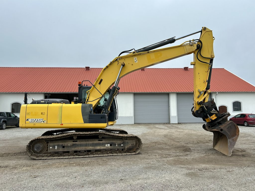 New Holland Kobelco E215C - Pelle sur chenille: photos 5 New Holland Kobelco E215C - Pelle sur chenille: photos 5