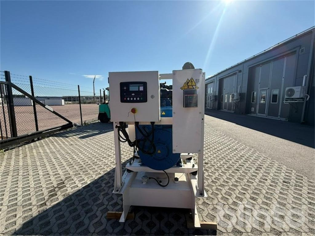 Perkins FG Wilson P250H2 250 kVA - Groupe électrogène: photos 3 Perkins FG Wilson P250H2 250 kVA - Groupe électrogène: photos 3