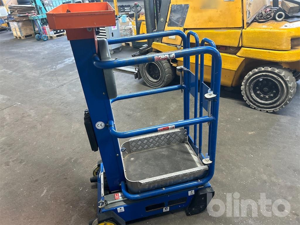 Power Tower Peco-Lift (2013) - Nacelle à mât vertical: photos 3 Power Tower Peco-Lift (2013) - Nacelle à mât vertical: photos 3