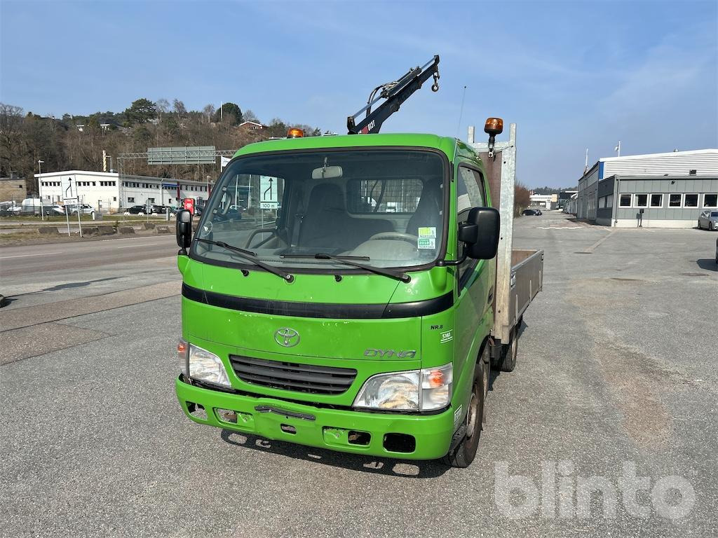 Toyota Dyna 100 2,5 TD - Camion plateau: photos 2 Toyota Dyna 100 2,5 TD - Camion plateau: photos 2