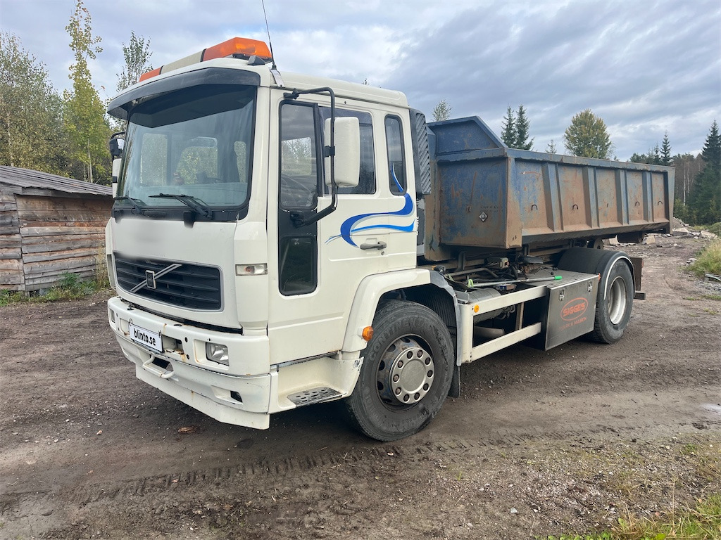 VOLVO FL6 4*2 - Camion ampliroll: photos 1 VOLVO FL6 4*2 - Camion ampliroll: photos 1