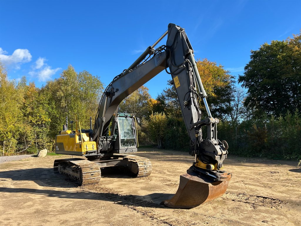 Volvo EC 220DL - Pelle sur chenille: photos 3 Volvo EC 220DL - Pelle sur chenille: photos 3