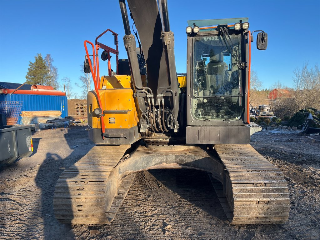 Volvo EC236EL - Pelle sur chenille: photos 4 Volvo EC236EL - Pelle sur chenille: photos 4