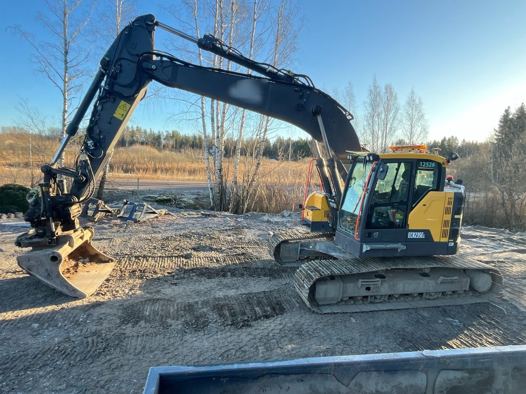 Volvo EC236EL - Pelle sur chenille: photos 1 Volvo EC236EL - Pelle sur chenille: photos 1