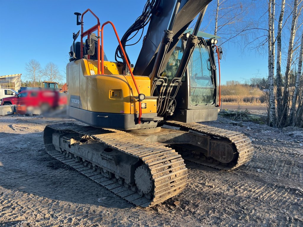 Volvo EC236EL - Pelle sur chenille: photos 5 Volvo EC236EL - Pelle sur chenille: photos 5