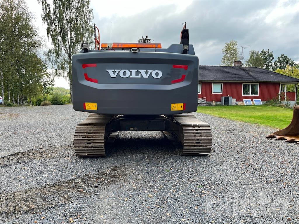 Volvo EC300EL - Pelle sur chenille: photos 4 Volvo EC300EL - Pelle sur chenille: photos 4