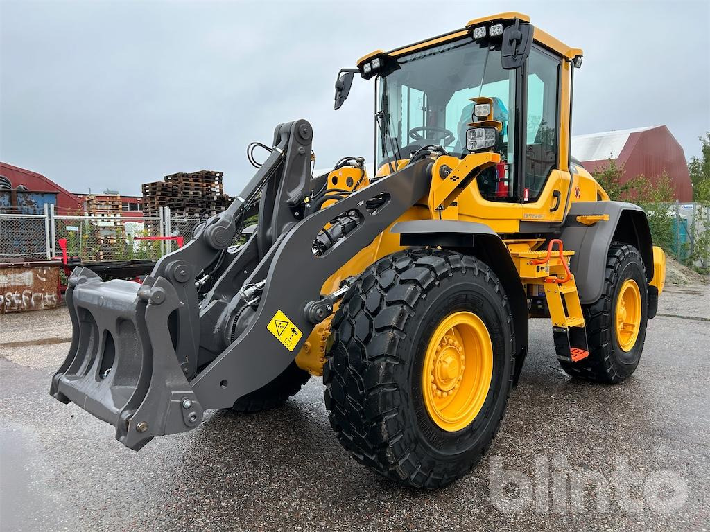 Volvo L70H Ny! - Chargeuse sur pneus: photos 1 Volvo L70H Ny! - Chargeuse sur pneus: photos 1