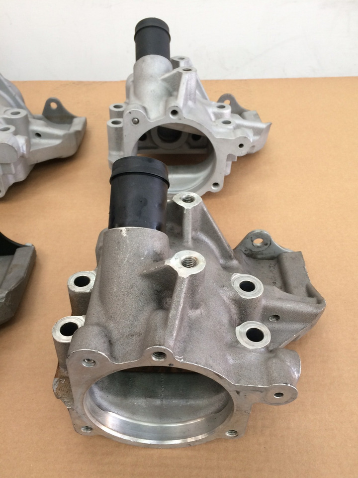 CARCASSA RIDUTTORE PER POMPA CARBURANTE ALTA PRESSIONE - MOTORI MAN D2066 / D2676 - Pompe à carburant pour Camion: photos 2 CARCASSA RIDUTTORE PER POMPA CARBURANTE ALTA PRESSIONE - MOTORI MAN D2066 / D2676 - Pompe à carburant pour Camion: photos 2