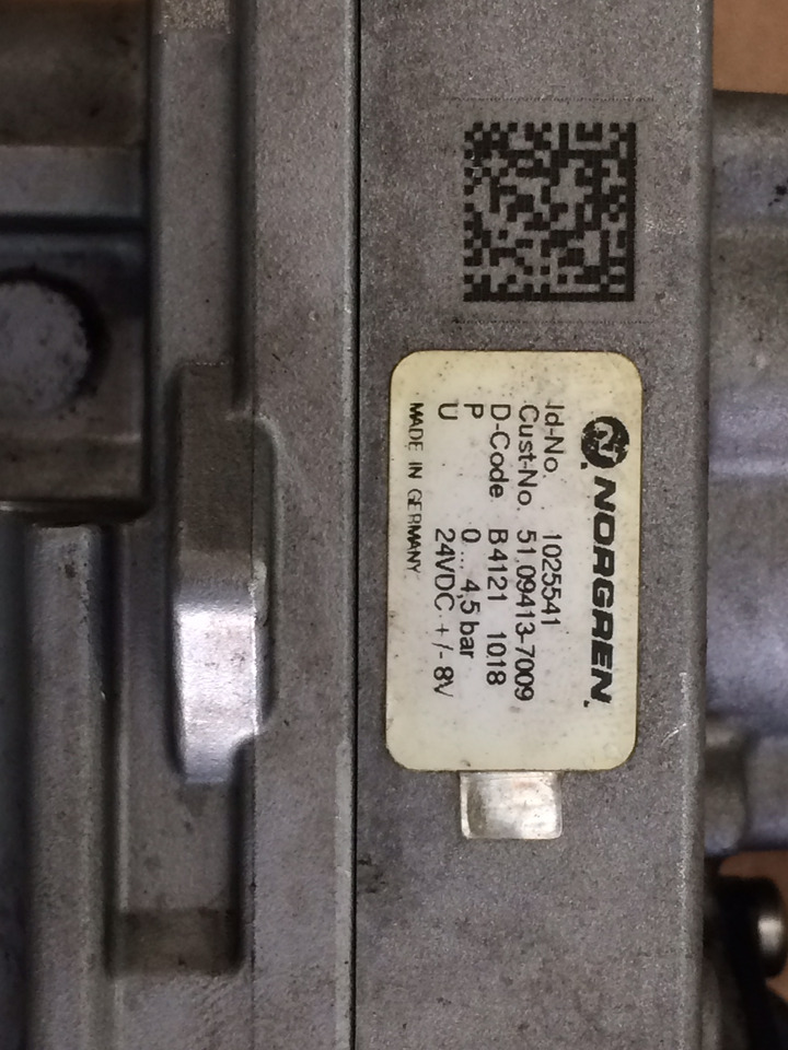 FARFALLA ACCELERAZIONE RIF. MAN 51094137013 / 51094137009 - Capteur pour Camion: photos 2 FARFALLA ACCELERAZIONE RIF. MAN 51094137013 / 51094137009 - Capteur pour Camion: photos 2