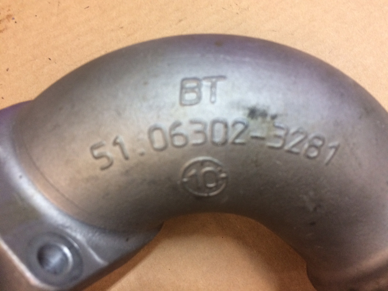 GOMITO LIQUIDO RAFFREDDAMENTO MAN 51063020721 - Système de refroidissement pour Camion: photos 5 GOMITO LIQUIDO RAFFREDDAMENTO MAN 51063020721 - Système de refroidissement pour Camion: photos 5
