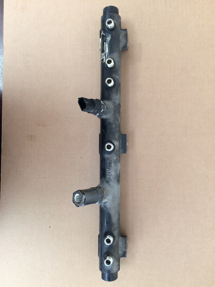 TUBO PRESSIONE COMMON RAIL MAN 51103116038 - Système de carburant: photos 2 TUBO PRESSIONE COMMON RAIL MAN 51103116038 - Système de carburant: photos 2