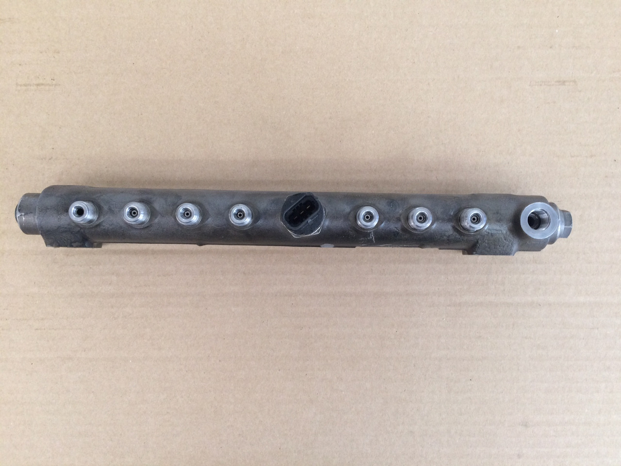 TUBO PRESSIONE COMMON RAIL MAN 51103116063 - Système de carburant: photos 4 TUBO PRESSIONE COMMON RAIL MAN 51103116063 - Système de carburant: photos 4