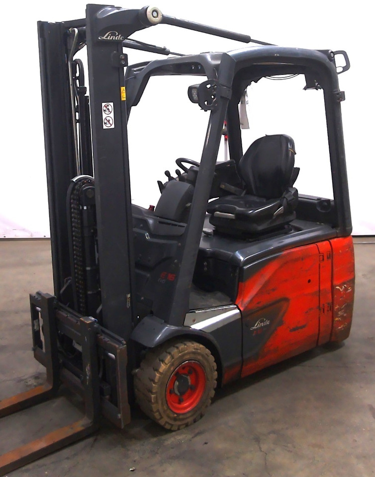 Linde E16-02 - Chariot élévateur électrique: photos 1 Linde E16-02 - Chariot élévateur électrique: photos 1