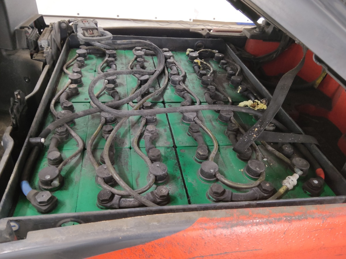 Linde E16-02 - Chariot élévateur électrique: photos 4 Linde E16-02 - Chariot élévateur électrique: photos 4