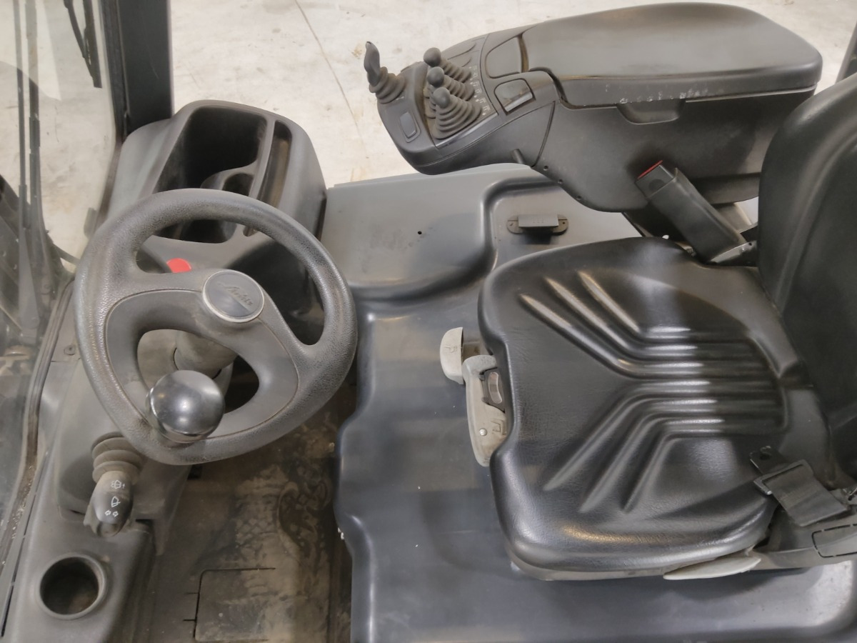 Linde E16-02 - Chariot élévateur électrique: photos 3 Linde E16-02 - Chariot élévateur électrique: photos 3