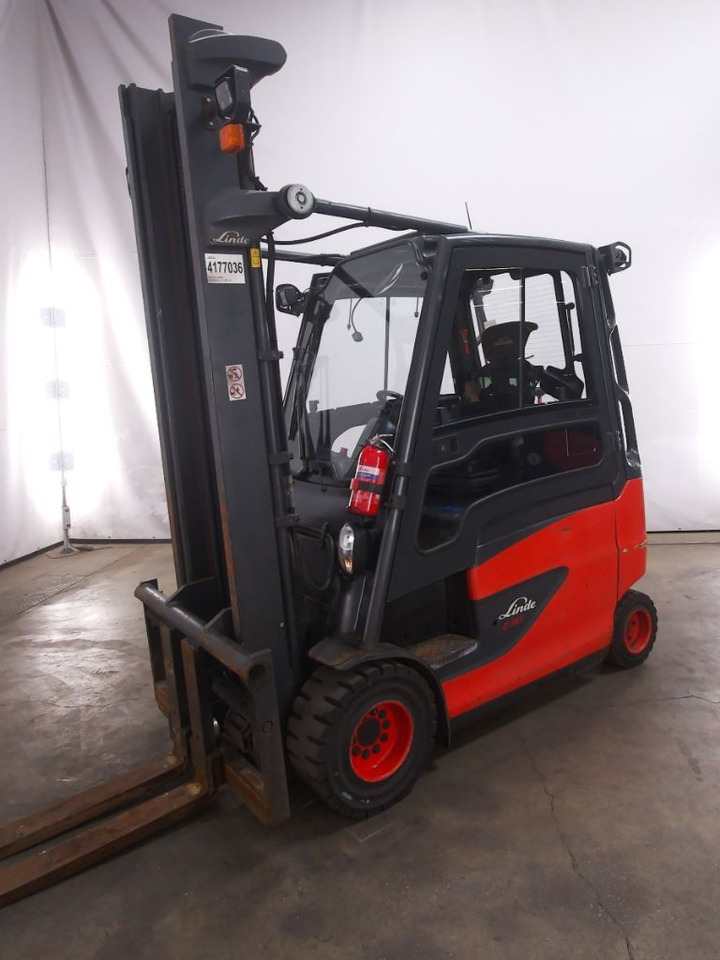Linde E30HL-01/600 - Chariot élévateur électrique: photos 1 Linde E30HL-01/600 - Chariot élévateur électrique: photos 1