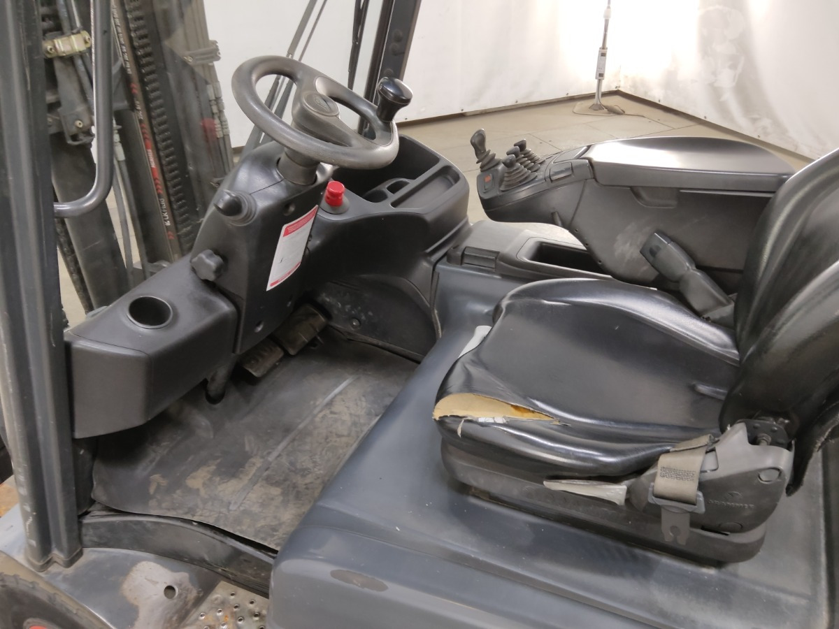 Linde E30L-01 - Chariot élévateur électrique: photos 3 Linde E30L-01 - Chariot élévateur électrique: photos 3