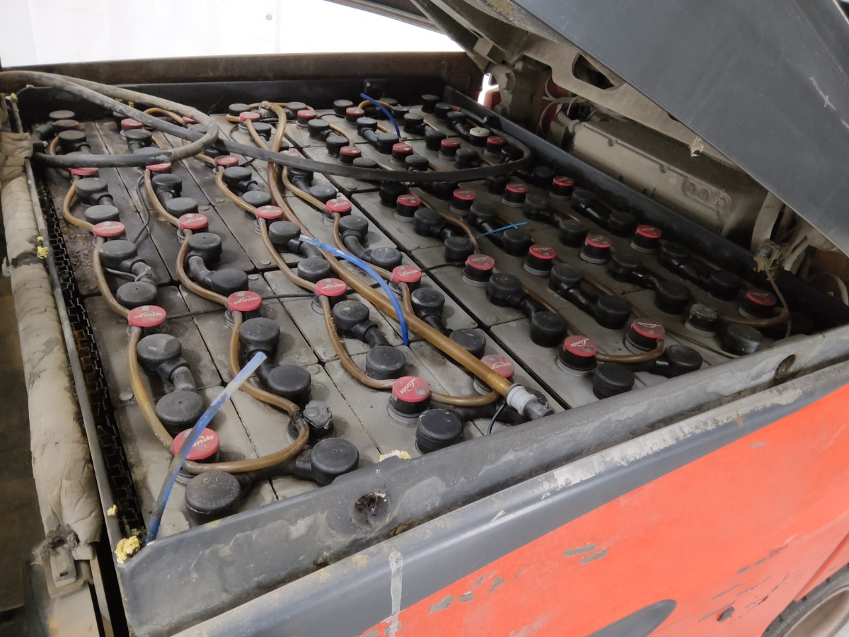 Linde E35 - Chariot élévateur électrique: photos 4 Linde E35 - Chariot élévateur électrique: photos 4