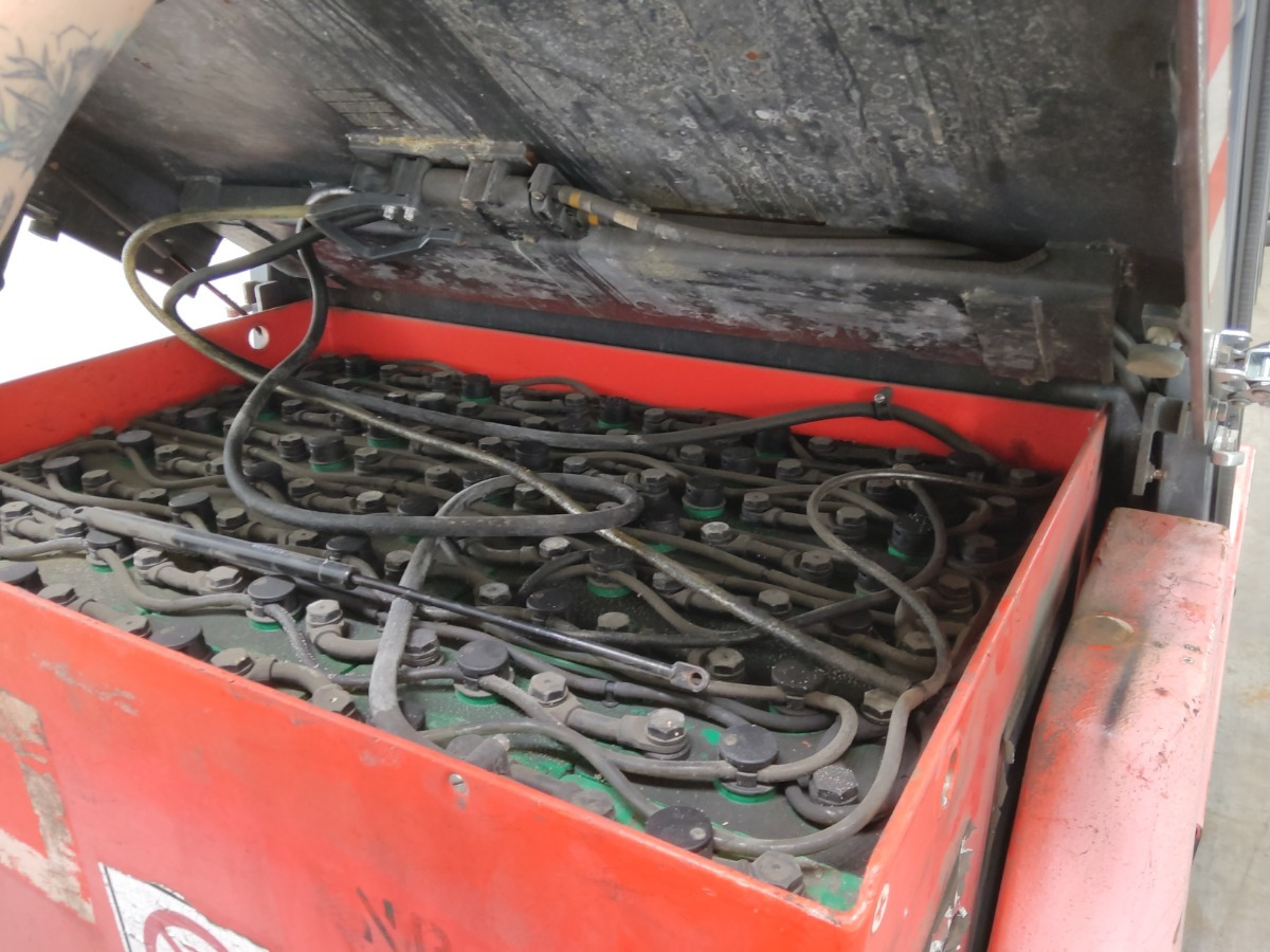 Linde E35P - Chariot élévateur électrique: photos 4 Linde E35P - Chariot élévateur électrique: photos 4