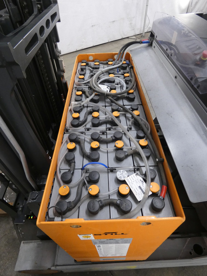 Still FM-X17 - Chariot à mât rétractable: photos 3 Still FM-X17 - Chariot à mât rétractable: photos 3