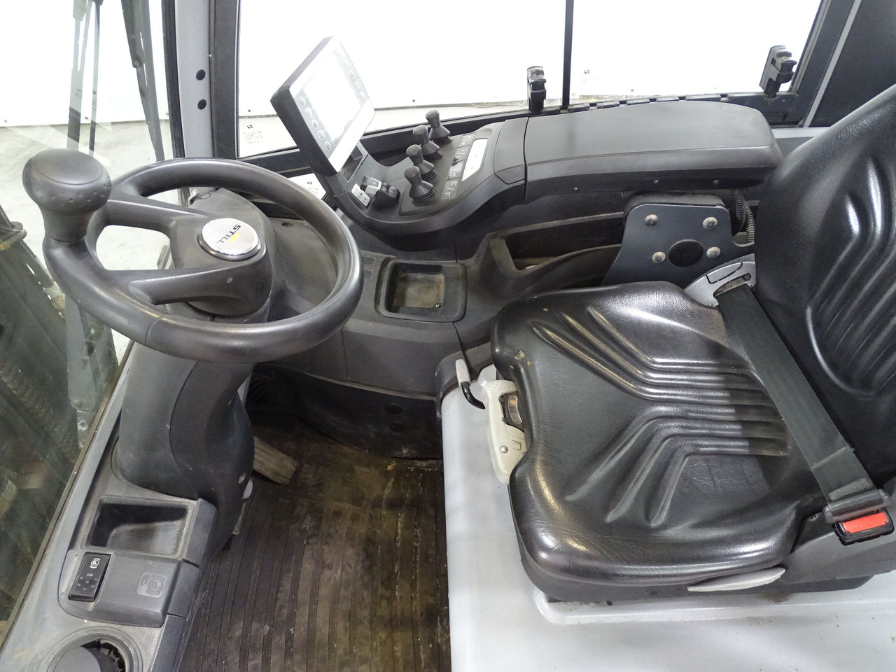 Still RX60-30 - Chariot élévateur électrique: photos 3 Still RX60-30 - Chariot élévateur électrique: photos 3