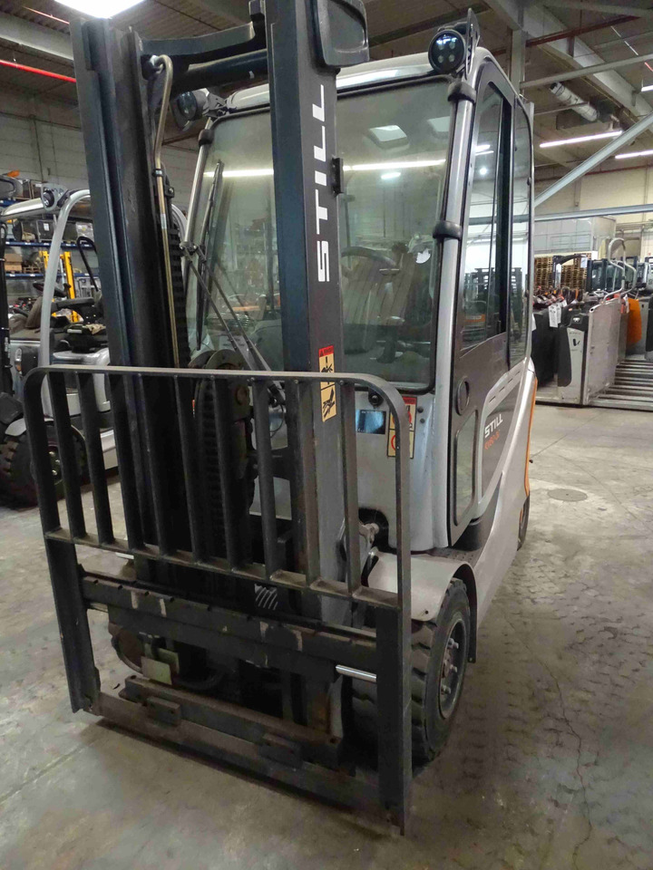 Still RX60-30 - Chariot élévateur électrique: photos 1 Still RX60-30 - Chariot élévateur électrique: photos 1