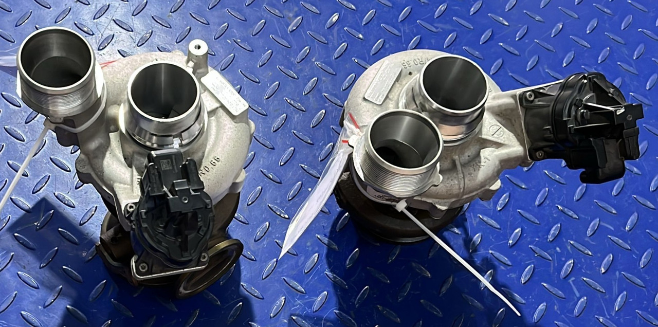 BMW Turbochargers S63 V8 7852372/7852373 - Turbocompresseur: photos 2 BMW Turbochargers S63 V8 7852372/7852373 - Turbocompresseur: photos 2