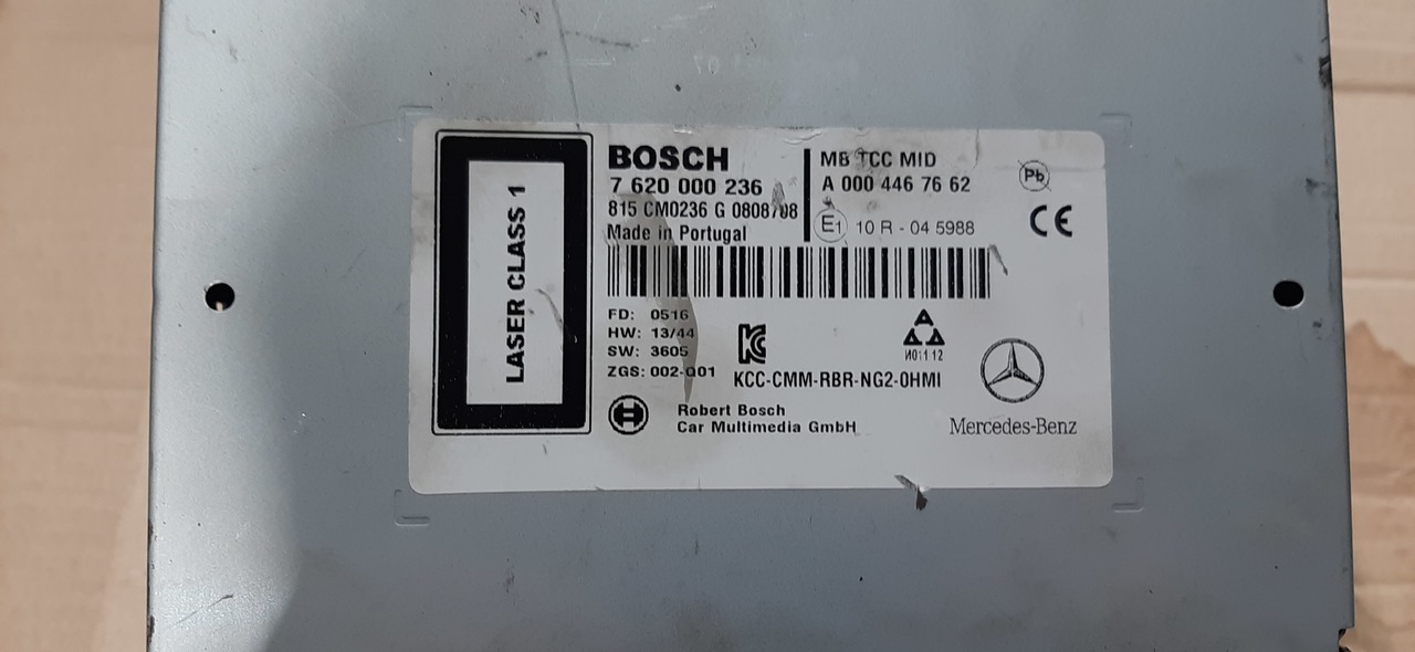 BOSCH / REXROTH Mercedes Actros MP4 CD Player A0004467662 - Cabine et intérieur pour Camion: photos 3 BOSCH / REXROTH Mercedes Actros MP4 CD Player A0004467662 - Cabine et intérieur pour Camion: photos 3