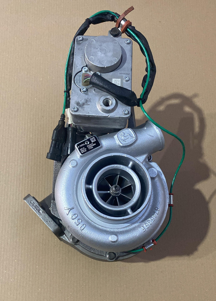 BorgWarner RE536375 JOHN DEERE TRAKTOR - Turbocompresseur pour Tracteur agricole: photos 1 BorgWarner RE536375 JOHN DEERE TRAKTOR - Turbocompresseur pour Tracteur agricole: photos 1