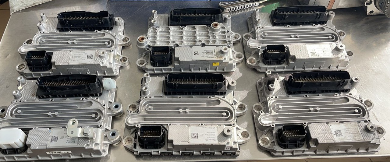 Mercedes Atego Euro 6 MCM2 A0014463635 OM934 - Bloc de gestion pour Camion: photos 5 Mercedes Atego Euro 6 MCM2 A0014463635 OM934 - Bloc de gestion pour Camion: photos 5