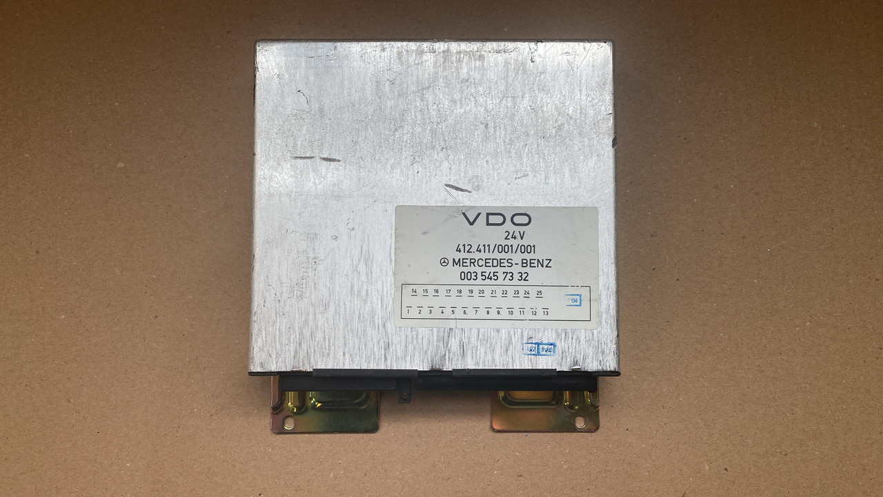 VDO MERCEDES ACTROS 0035457332 - Bloc de gestion: photos 2 VDO MERCEDES ACTROS 0035457332 - Bloc de gestion: photos 2