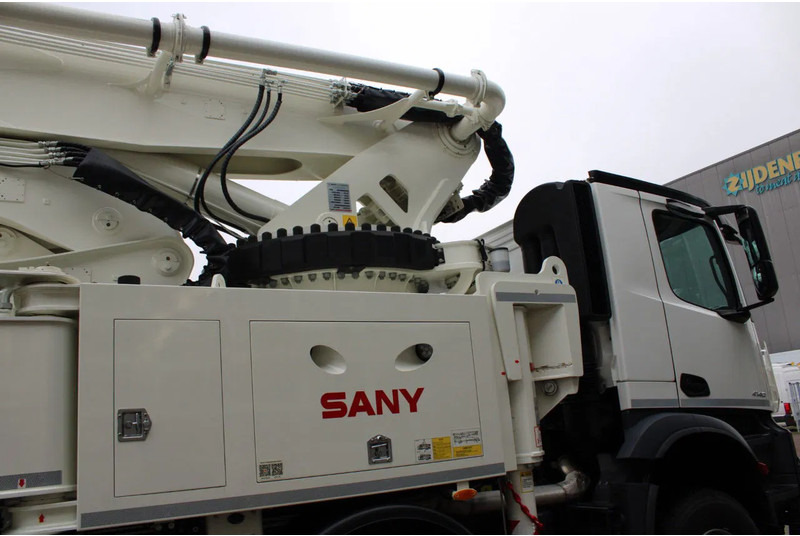 Mercedes-Benz Arocs 4140 8x4 Sany SY43 Concrete pump Build by Putzmeister - Camion pompe: photos 5 Mercedes-Benz Arocs 4140 8x4 Sany SY43 Concrete pump Build by Putzmeister - Camion pompe: photos 5