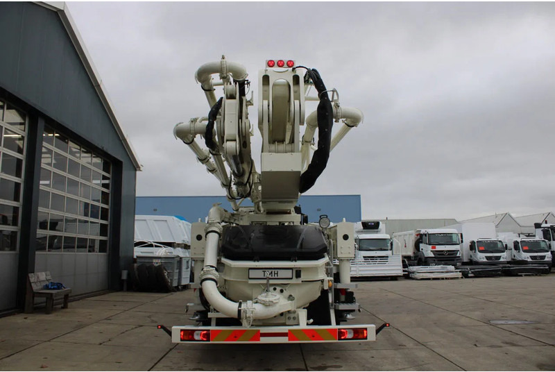 Mercedes-Benz Arocs 4140 8x4 Sany SY49 Concrete Pump Build by Putzmeister - Camion pompe: photos 5 Mercedes-Benz Arocs 4140 8x4 Sany SY49 Concrete Pump Build by Putzmeister - Camion pompe: photos 5